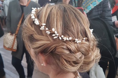 coiffure-chignon-2019-72_17 Coiffure chignon 2019