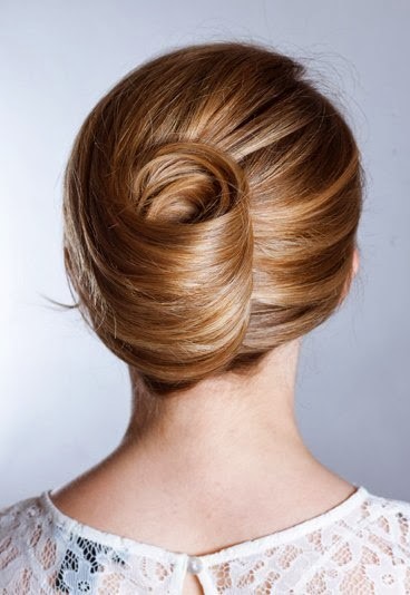 coiffure-chignon-banane-75_15 Coiffure chignon banane