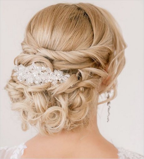 coiffure-chignon-mariage-33_18 Coiffure chignon mariage