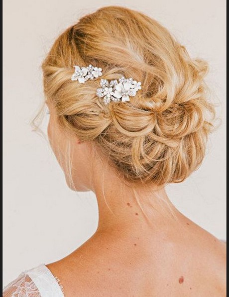 coiffure-mariage-chignon-84_13 Coiffure mariage chignon