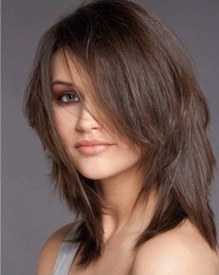 coupe-de-cheveux-mi-long-brune-53_9 Coupe de cheveux mi long brune