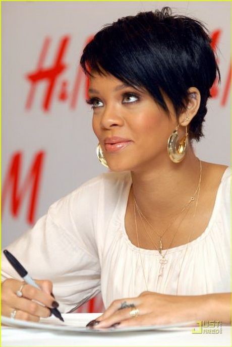 rihanna-cheveux-courts-06_13 Rihanna cheveux courts