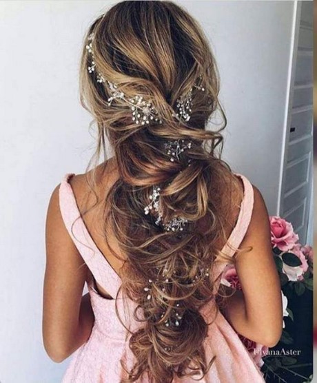 cheveux-long-coiffure-mariage-40_6 Cheveux long coiffure mariage