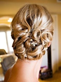 chignon-boucles-mariage-90_9 Chignon boucles mariage