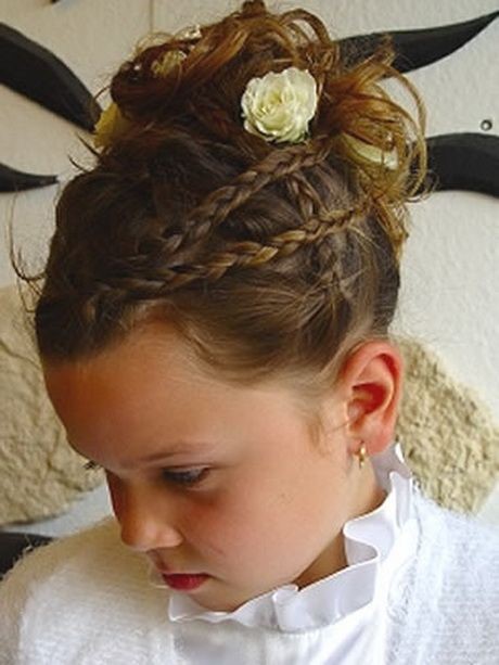 chignon-fillette-mariage-37_7 Chignon fillette mariage