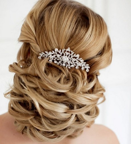 chignon-pour-mariage-cheveux-long-60_13 Chignon pour mariage cheveux long