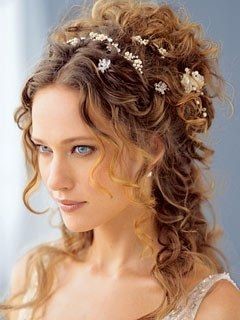 coiffure-cheveux-boucls-pour-mariage-51 Coiffure cheveux bouclés pour mariage