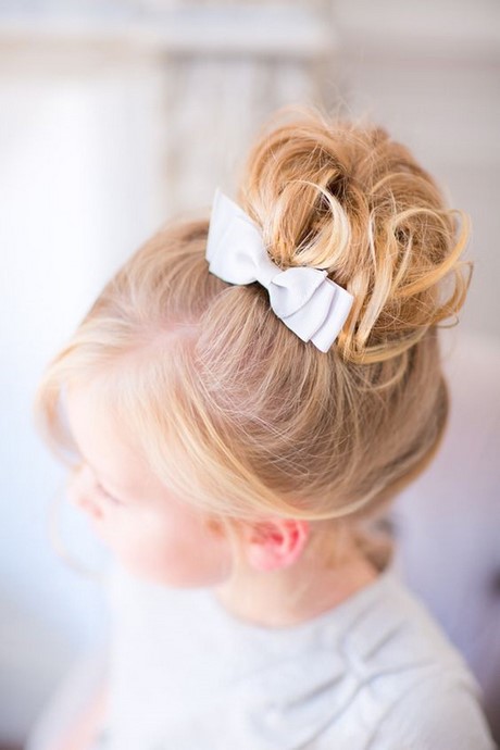 coiffure-chignon-enfant-21_14 Coiffure chignon enfant