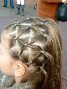 coiffure-chignon-enfant-21_8 Coiffure chignon enfant