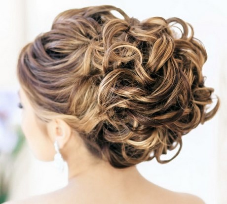 coiffure-chignon-pour-mariage-37_12 Coiffure chignon pour mariage