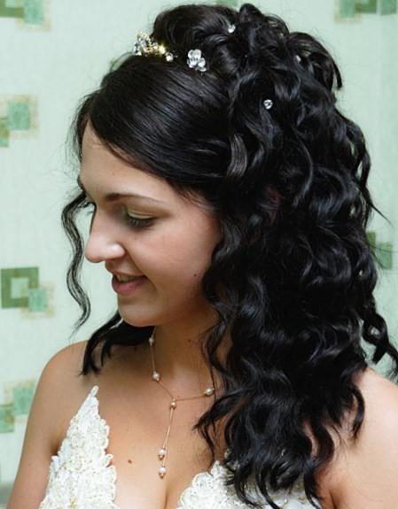 coiffure-de-mariage-cheveux-boucls-66_20 Coiffure de mariage cheveux bouclés