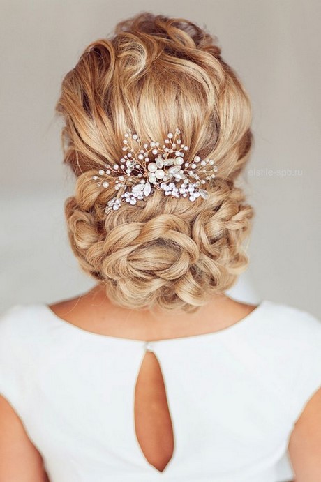 coiffure-de-mariage-chignon-boucl-94_5 Coiffure de mariage chignon bouclé