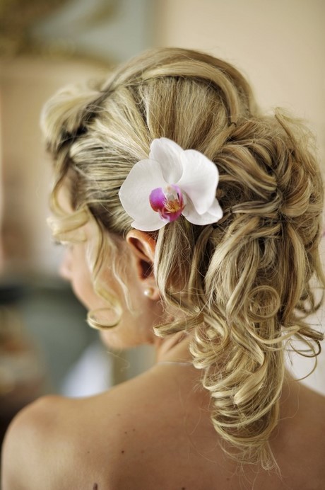 coiffure-mariage-avec-fleur-92_18 Coiffure mariage avec fleur