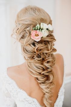 coiffure-mariage-cheveux-longs-chignon-boucl-00_8 Coiffure mariage cheveux longs chignon bouclé