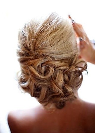 coiffure-mariage-chignon-romantique-27_12 Coiffure mariage chignon romantique