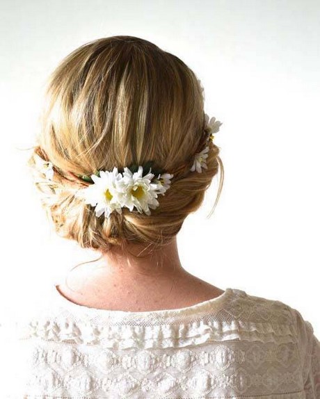 coiffure-marie-fleurs-10_9 Coiffure mariée fleurs