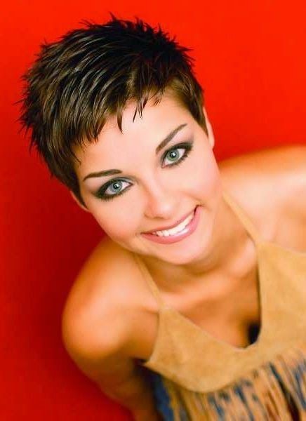 coupe-cheveux-court-femmes-34_14 Coupe cheveux court femmes