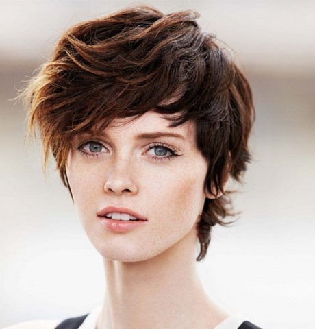 coupe-cheveux-court-femmes-34_19 Coupe cheveux court femmes