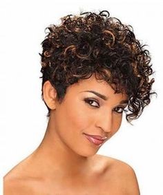 coupe-courte-cheveux-friss-femme-88 Coupe courte cheveux frisés femme