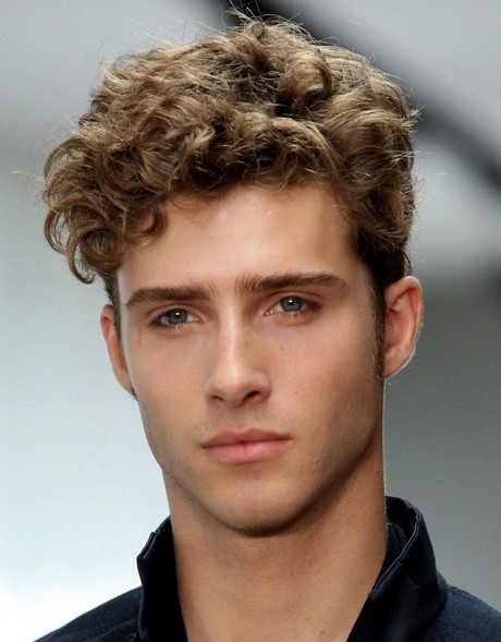 coupe-de-cheveux-fris-homme-59_14 Coupe de cheveux frisé homme