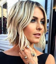 coupe-de-cheveux-moderne-femme-72_15 Coupe de cheveux moderne femme