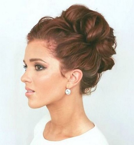 modele-de-coiffure-chignon-14_4 Modele de coiffure chignon