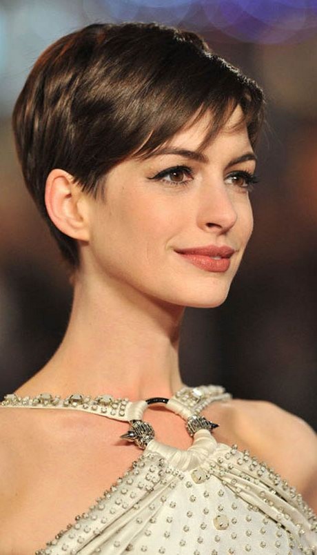 photo-coupe-cheveux-court-femme-04_18 Photo coupe cheveux court femme