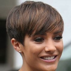 coupe-courte-de-cheveux-femme-2018-21_16 Coupe courte de cheveux femme 2018