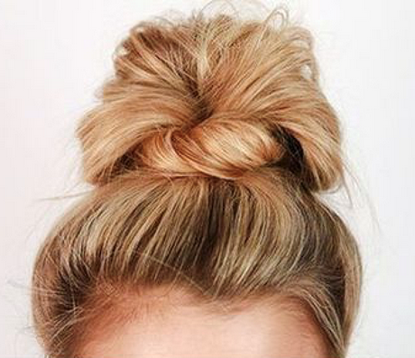 chignon-bas-cheveux-long-30p Chignon bas cheveux long