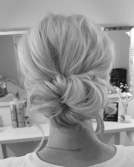 chignon-flou-bas-54_18 Chignon flou bas