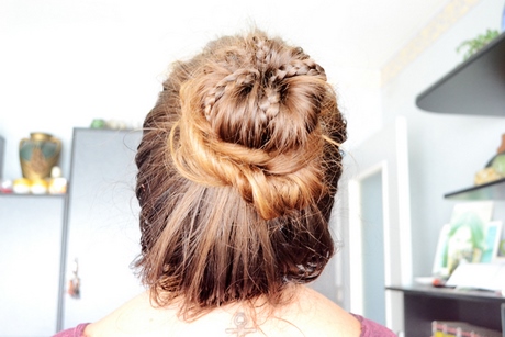 tuto-coiffure-tresse-chignon-93_4 Tuto coiffure tresse chignon