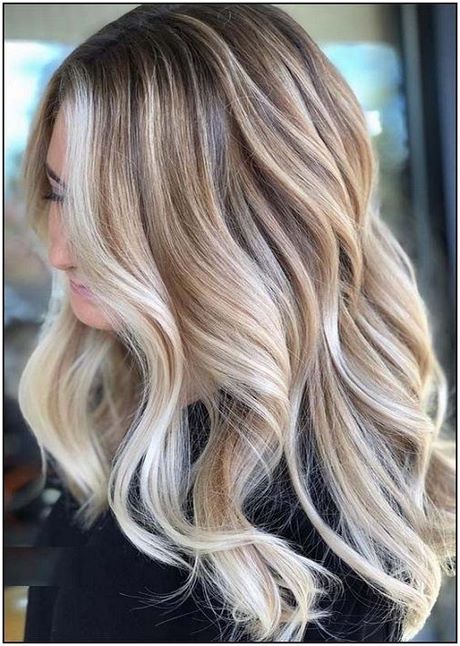 couleur-cheveux-long-tendance-2021-32_10 Couleur cheveux long tendance 2021