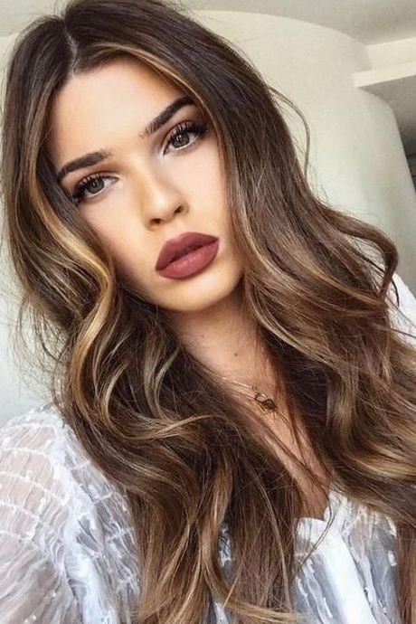 couleur-cheveux-long-tendance-2021-32_2 Couleur cheveux long tendance 2021