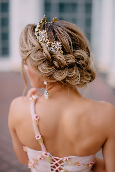 chignon-bas-mariage-2022-78_2 Chignon bas mariage 2022