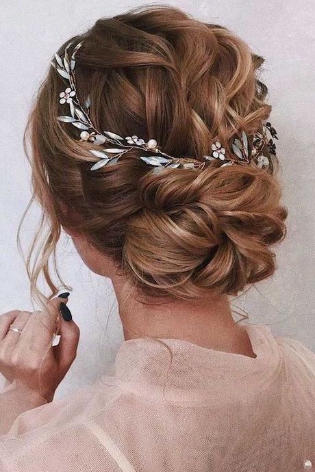 coiffure-mariage-cheveux-courts-2022-90_2 Coiffure mariage cheveux courts 2022