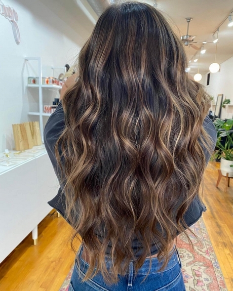 couleur-cheveux-long-2022-90_10 Couleur cheveux long 2022