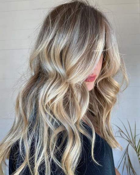 couleur-cheveux-long-2022-90_15 Couleur cheveux long 2022