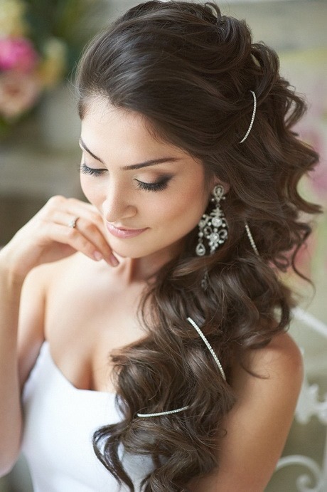 coiffure-mariage-cheveux-boucles-longs-20_16 Coiffure mariage cheveux bouclés longs