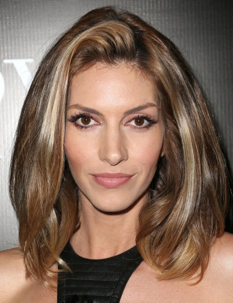 coiffure-visage-long-femme-16_7 Coiffure visage long femme
