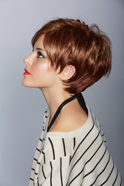 coloration-cheveux-courts-femme-09_4 Coloration cheveux courts femme