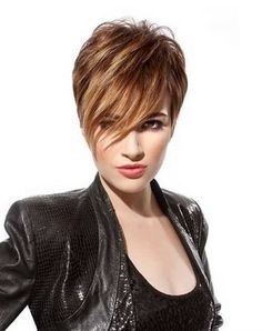 coloration-cheveux-courts-femme-09_5 Coloration cheveux courts femme