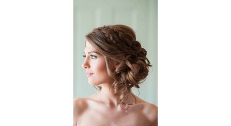 coiffure-chignon-cheveux-boucles-87_16 Coiffure chignon cheveux bouclés