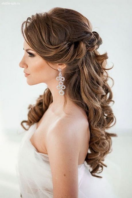 coiffure-femme-mariage-cheveux-long-61_7 Coiffure femme mariage cheveux long