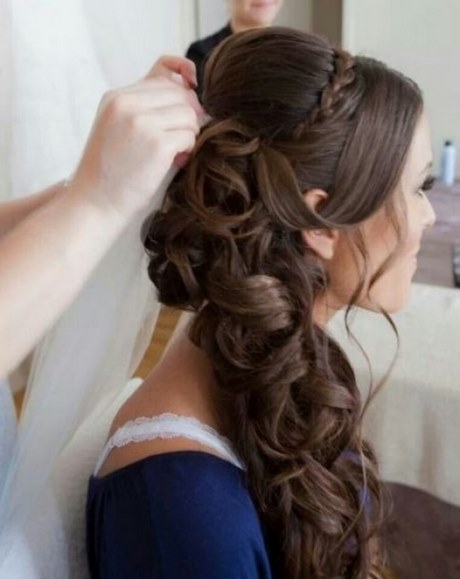 coiffure-mariage-chignon-lache-65_12 Coiffure mariage chignon lache