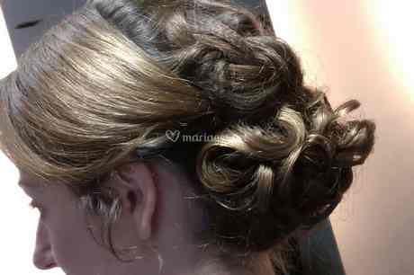 chignon-haut-boucle-mariage-03_9 Chignon haut bouclé mariage