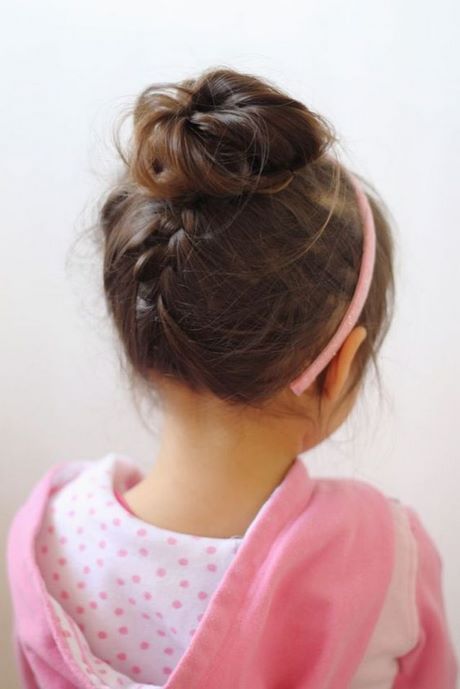 chignon-petite-fille-cheveux-court-27_15 Chignon petite fille cheveux court