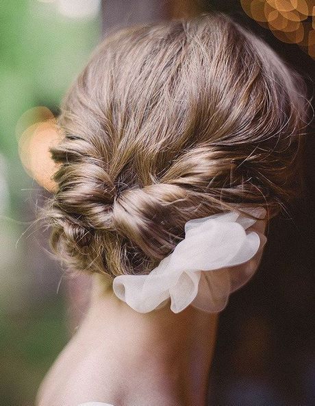 chignon-romantique-cheveux-court-51_2 Chignon romantique cheveux court