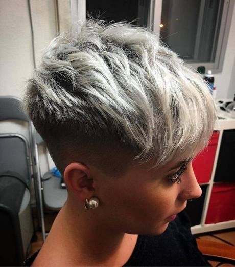 coupe-courte-feminine-tendance-60_15 Coupe courte feminine tendance