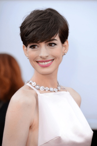 anne-hathaway-cheveux-courts-50 Anne hathaway cheveux courts