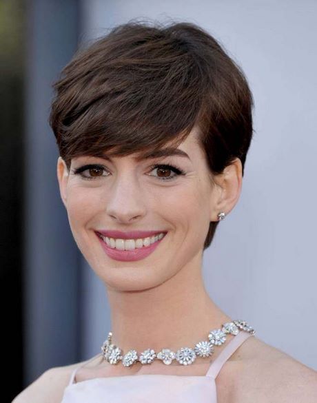 anne-hathaway-cheveux-courts-50_5 Anne hathaway cheveux courts